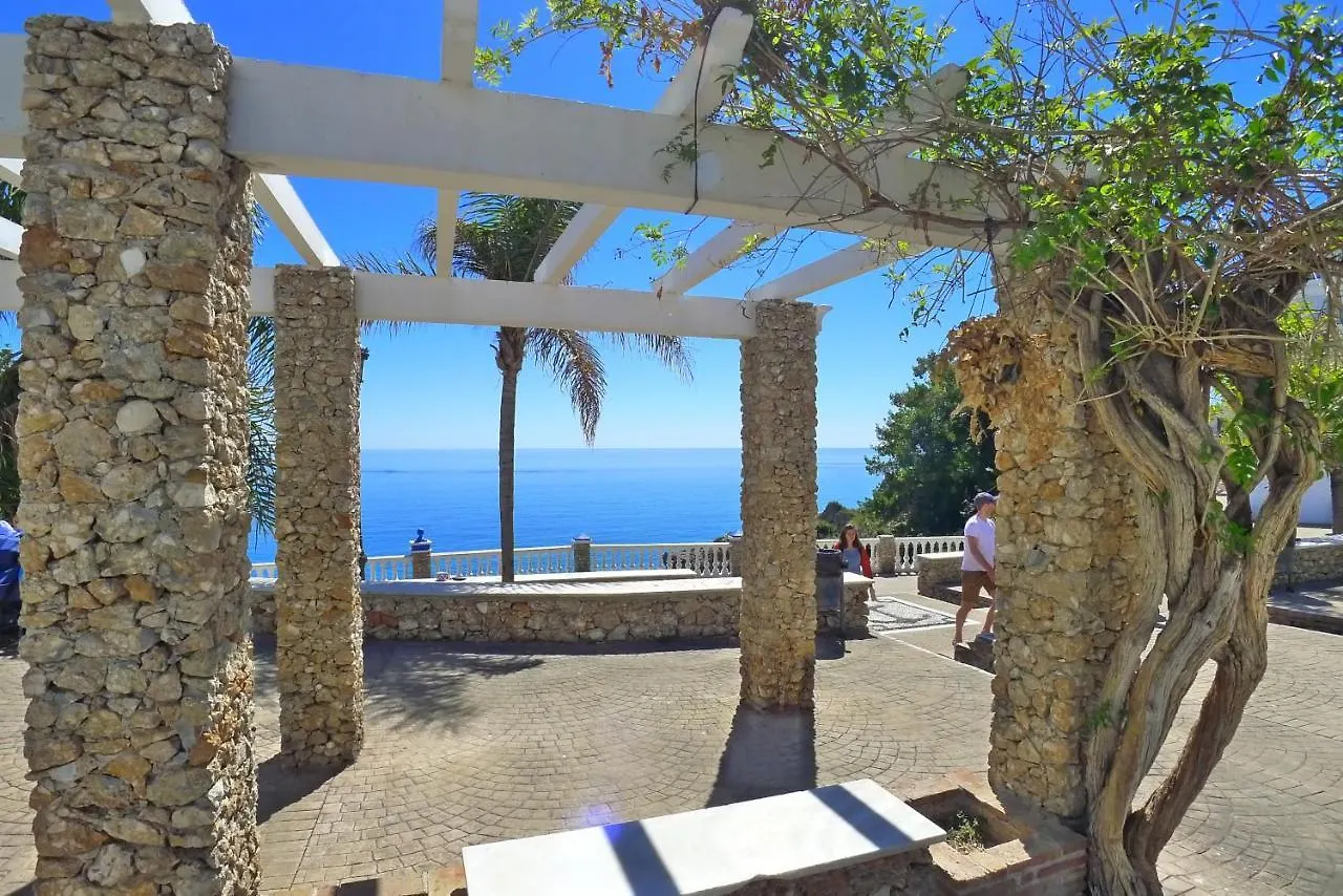 R1044 - Villa Karina Nerja