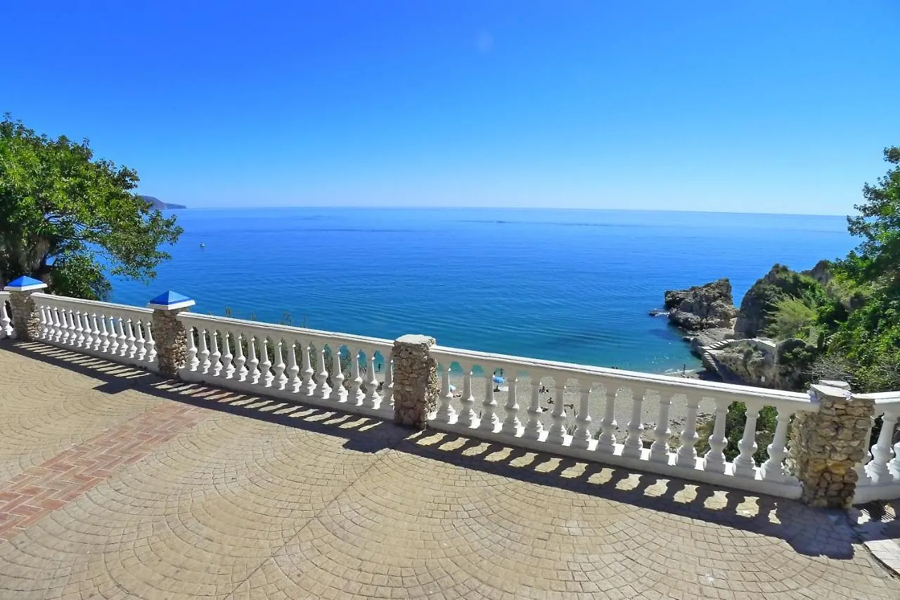 R1044 - Villa Karina Nerja Spain