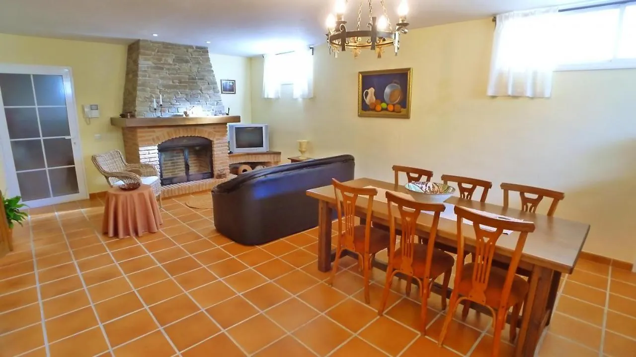 R1044 - Villa Karina Nerja