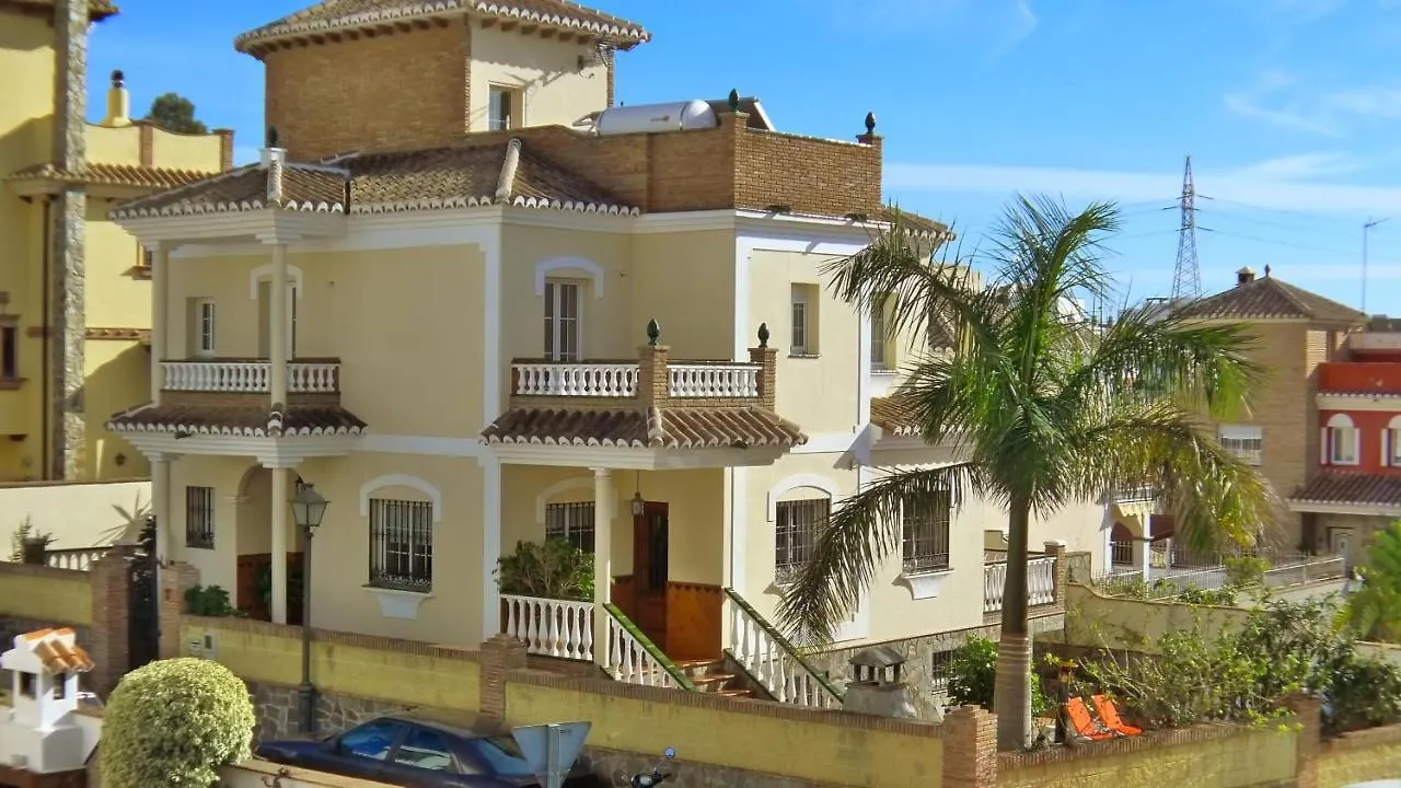 R1044 - Villa Karina Nerja